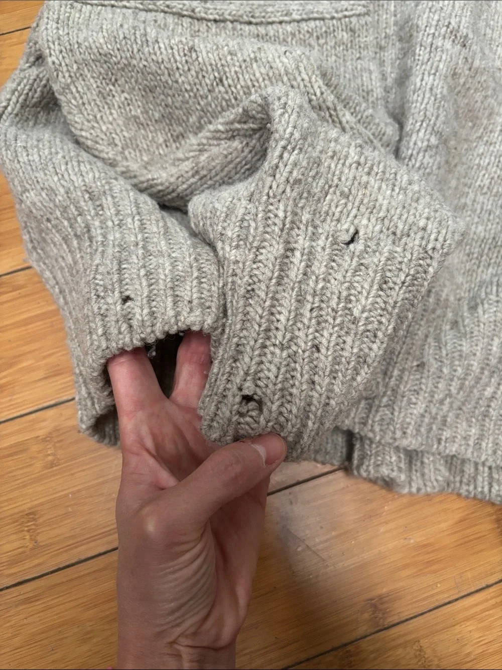 Babaa Neutral Gray Chunky V-Neck Button Front Cardigan